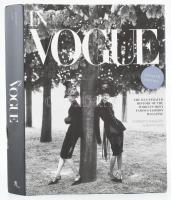 Alberto Oliva, Norberto Angeletti: In Vogue. The illustrated history of the worlds most famous fashion magazine. New York, 2012, Rizzoli. Kiadói kartonált papírkötés, sérült gerinccel és kiadói sérült papírborítóval.