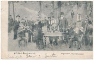 1905 Érsekújvár, Nové Zámky; Pályaudvari cigány zenekar a vasútállomás vendéglőjében, cimbalom. Uhl Erzsébet kiadása / gypsy music band at the railway stations restaurant (r)