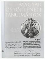 Magyar őstörténeti tanulmányok. Szerk.: Bartha Antal, Czeglédy Károly, Róna-Tas András. Bp., 1977, Akadémiai Kiadó. Kiadói egészvászon-kötés, jó állapotban, kiadói papír védőborítóban.