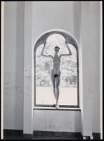 cca 1989 Elhagyott épület legszebb ablakdísze, szolidan erotikus felvétel, 1 db modern nagyítás, 24x17,7 cm