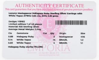 Ezüst (Ag) fülbevaló 0,88ct rubinnal, 0,64 ct fehér topázzal 2,94 g Tanúsítvánnyal