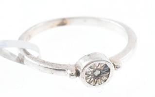 Ezüst (Ag) gyűrű gyémánttal 0,01 ct, certifikáttal 1,98 g m:59 Tanúsítvánnyal