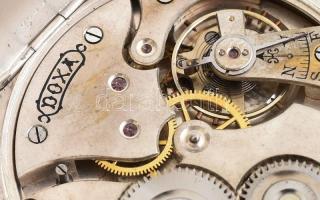 Nagy méretű Doxa zsebóra. Fém tokkal, lovas jelenettel. hibátlan számlappal, működő, szép állapotban