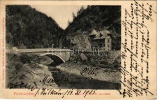 1905 Petrozsény, Petrosany; részlet a szurduki szorosból, híd. Herz Arnold és Grausam Károly kiadása / Pasul Surduc / mountain pass, bridge (EK)