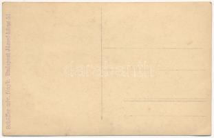 Magyar kerékpárversenyző bajnok Budapesten, medálokkal, és szalaggal feldíszítve / Hungarian cycling...