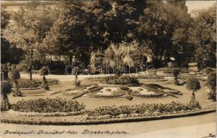 Budapest V. Erzsébet téri park. photo