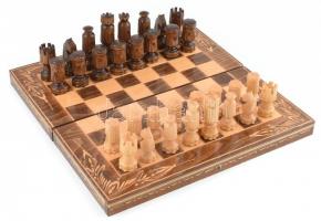 Fa sakktábla teljes készlettel, 38x38