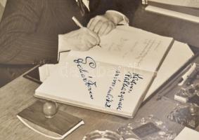 Lehár Ferenc, Pálházy Gyula fényképész-operatőrnek dedikált fotója, 18×24 cm + Lehár Ferenc képeslap...