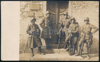 1916 I. világháborús rohamsisakos rohamosztag csapat, fotólap, 8,5×13,5 cm