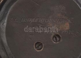 Bogatireva jelzéssel: Lány, macskával. Öntöttvas. 1957. 30 cm