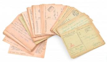 cca 1942-1943 Vegyes megírt II. világháborús tábori posta levelezőlapok, kb. 100 db