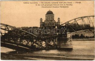 Párkány, Parkan, Stúrovo; felrobbantott Duna híd, szemben esztergomi Bazilika. Gondos Vilmos kiadása / destroyed bridge