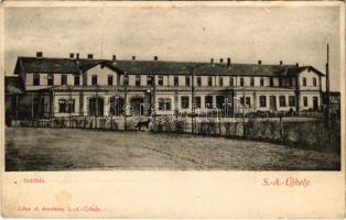 1905 Sátoraljaújhely, indóház, vasútállomás. Lővy A. kiadása (kis szakadás / small tear)