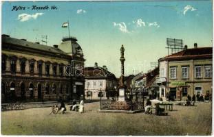 1914 Nyitra, Nitra; Kossuth tér, piac, Einzinger József üzlete / square, market, shops (EK)