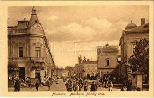 Munkács, Mukacheve, Mukacevo; Munkácsi Mihály utca, piac, nagy gramophon raktár, órás és ékszerész üzlete. Nagy Albert kiadása / street, shops, market