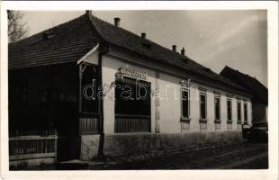 Avasfelsőfalu, Negresti, Negresti-Oas (Szatmár); községháza, autó. Hátoldalon Luna víz reklámja / town hall, automobile. Luna mineral water advertisement on the