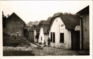 Budapest I. Tabán, Aranykacsa utca, előtérben a Kereszt tér, Halupszky asztalos üzlete. Albecker 32. photo