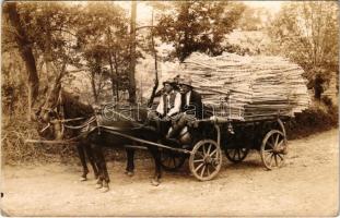 1940 Székelyudvarhely, Odorheiu Secuiesc; fagereblyék szállítása lovaskocsin / wooden rakes being transported on a horse cart. Foto Kováts photo + 1940 Székelyudvarhely visszatért So. Stpl (EK)