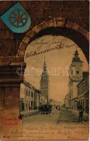 1904 Nagyszombat, Tyrnau, Trnava; utca, üzletek. Szecessziós címeres litho, Fischer Hugó kiadása / street, shops. Art Nouveau, coat of arms, litho + "POSTAKALAUZ" (r)