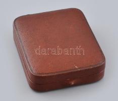 Patek Philippe 18K arany zsebóra. Jelzett szerkezet, hozzá eredeti papírral. Jelzett dupla 18K arany...