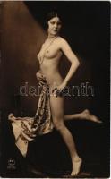 Erotikus meztelen hölgy selyemkendővel / Vintage erotic nude lady with silk scarf. P.C. Paris 2135. (non PC)