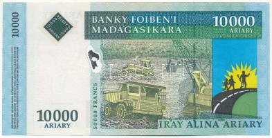 Madagaszkár DN (2003-2007) 10.000A "A 9782075 G" T:III szép papír
Madagascar ND (2003-200...