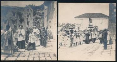 1916 Körmenet Perastóban (Perast) Montenegróban, hátoldalt magyar felirattal, 2 db fotó, 8,5×7,5 cm / procession in Perast, Montenegro, 2 photos