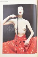 1976 Photography Annual 1976. A selection of the world's finest photographs compild by the Edit...