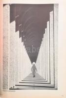 1976 Photography Annual 1976. A selection of the world's finest photographs compild by the Edit...