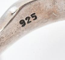 Ezüst(Ag) gyűrű szintetikus smaragddal és rubinnal, jelzett, méret: 54, bruttó: 12,7 g
