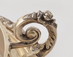 Ezüst (Ag) 6 darab teáscsésze aljjal, jelzett: osztrák Diannás jelzés, egyik csészén horpadás nettó:...