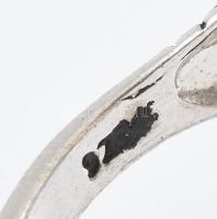 Ezüst(Ag) gyűrű tenyésztett gyönggyel, jelzett, méret: 60, bruttó: 7,2 g