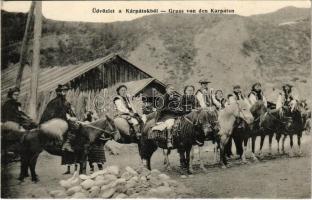 Kárpátok. Ruszin (rutén) népviselet / Karpaten. Ruthenische Volkstracht / Zakarpattia Oblast. Rusyn (Ruthenian) folklore from the Carpathian Mountains