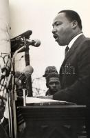 Dennis Hopper: Out of the sixties. A szerző, Dennis Hopper (1936-2010) színész (Easy Rider/Szelíd mo...