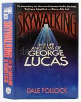 Dale Pollock: Skywalking. The life and films of George Lucas. New York, 1983., Harmony Books. Angol nyelven. Első kiadás. Fekete-fehér képanyaggal illusztrált. Kiadói egészvászon-kötés, kiadói papír védőborítóban.