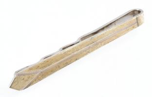 Aranyozott ezüst(Ag) nyakkendőcsipesz, jelzett, karcolásokkal, 5,2×0,4 cm, nettó: 4,4 g