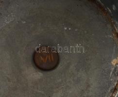 Fischer Ignác asztali petróleumlámpa. Porcelánfajansz. Bronz talp. Felületén keleties virágmotívumok...