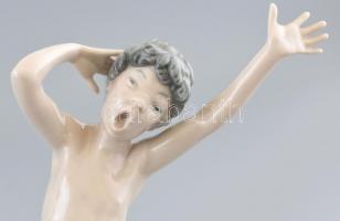 Lladró spanyol figura pár, Kentaúrok., kézzel festett porcelán, jelzett, hibátlan m: 24,5 cm