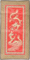 Kínai selyem asztalterítő, Kína XX. sz. első fele. 65x33 cm / Chinese silk tablecloth