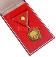 ~1970. "Kiváló Munkáért" aranyozott, zománcozott fém kitüntetés mellszalagon, az egészségü...