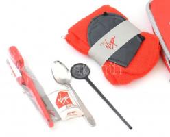 cca 1980-1990 Virgin Atlantic légitáraság uti csomag, benne fogkefe, fogkrém, fésű, füldugó, ...stb