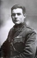 David Sandison: Ernest Hemingway. A Hamlyn History. London, 1998., Hamlyn. Angol nyelven. Gazdag kép...