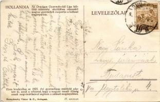 Az Országos Gyermekvédő Liga külföldi üdültetési akciójában részesülő magyar gyermekek csoportja a h...