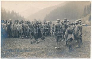 ~1918 Osztrák-magyar rohamcsapat szemléje magas rangú tisztek által / K.u.k. Sturmbaon / WWI Austro-Hungarian military, assault soldiers with high-ranking military officers. photo