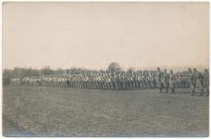 ~1918 Bucsacs, Buchach, Buczacz; A 38. rohamzászlóalj katonái egy rohamtanfolyamon / K.u.k. Sturmbaon / WWI Austro-Hungarian military, assault soldiers group photo (EK)