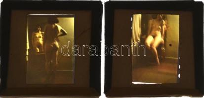 Meztelen hölgy (erotikus képek), 2 db színes diapozitív, az egyiken repedéssel, 5x5 cm