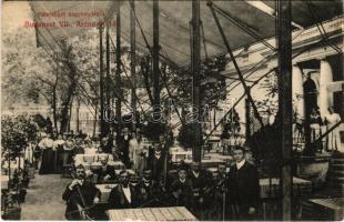 Budapest VII. Pálmaliget nagyvendéglő, étterem kertje cigányzenekarral, pincérnőkkel és vendégekkel (EB)