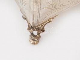 Ezüst (Ag) cukordoboz, kulcs nélkül, Jelzett: osztrák Diannás jellel. Nettó: 378 g / Silver candy bo...