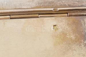 Ezüst (Ag) cukordoboz, kulcs nélkül, Jelzett: osztrák Diannás jellel. Nettó: 424 g / Silver candy bo...