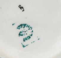 Hollóházi táncoló medve porcelán figura. Kézzel festett, jelzett, hibátéan m: 9 cm